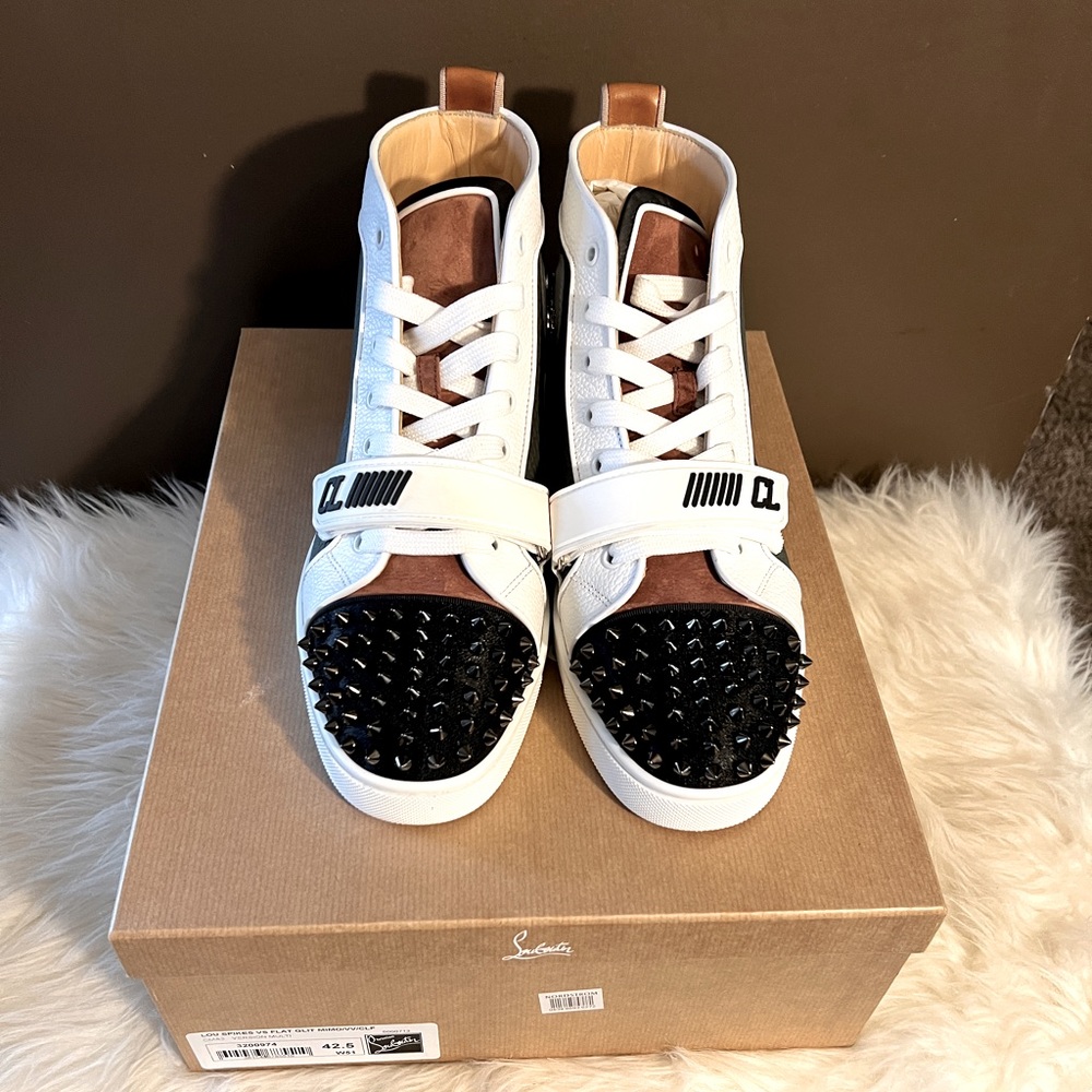 christian louboutin spikes vs flat gilt mimo/vv/clf